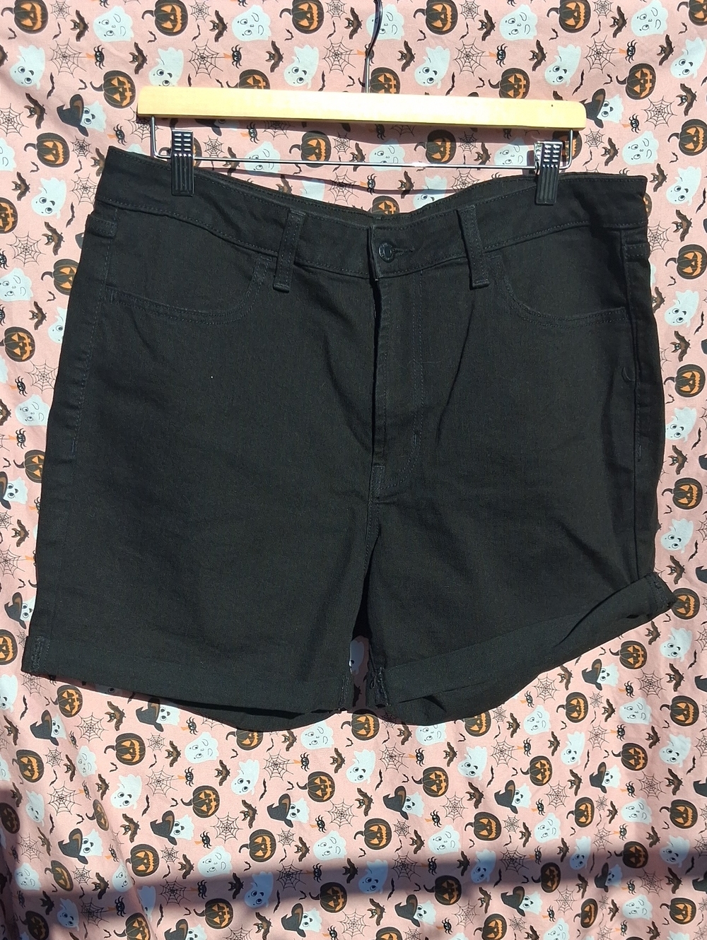 Old Navy Black Women’s Roll-Cuff High Rise Shorts
